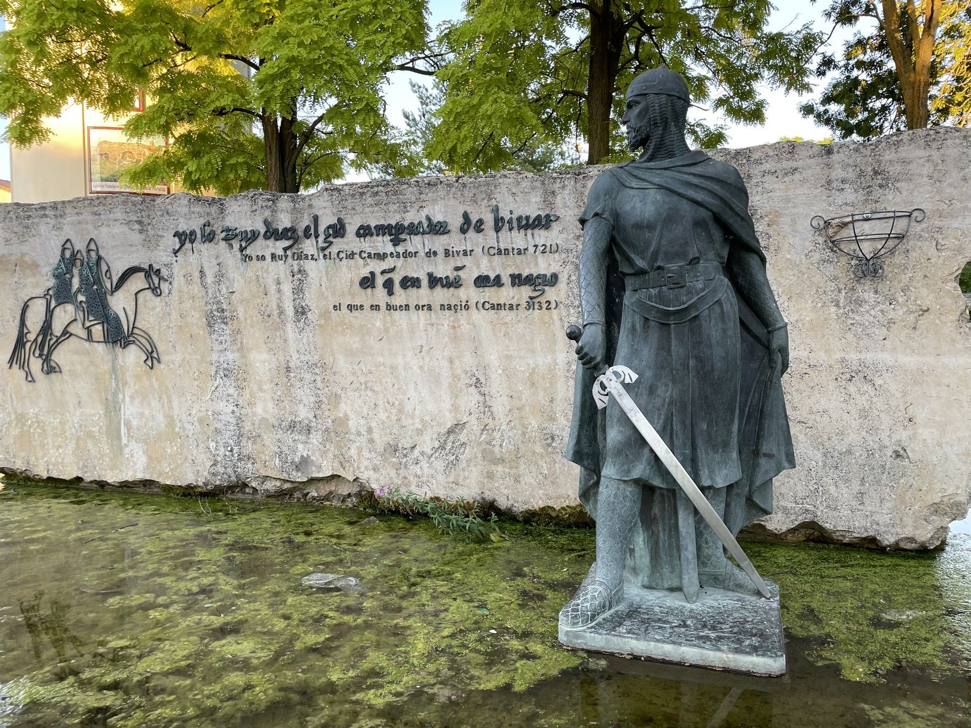 estatua-horizontal-monumento-al-cid-campeador-vivar-del-cid-burgos.jpg